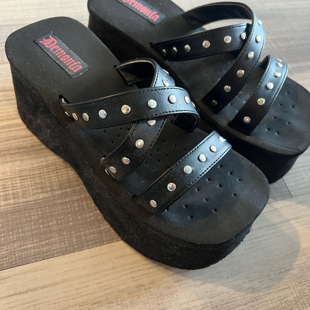 Demonia Funn-19 Platform Sandals